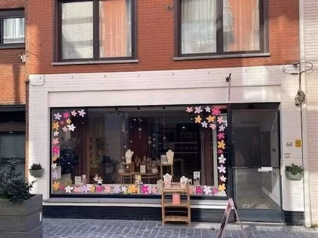 commercieel te koop in boom met 2 slaapkamers