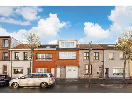 huis te koop in merksem met 2 slaapkamers