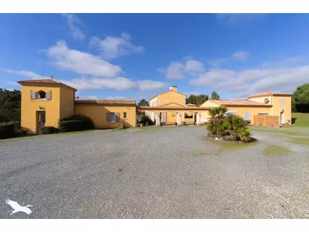 vente maison 15 pièces 395 m² mirambeau (17150)