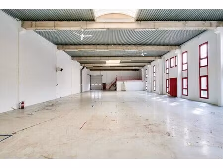 location entrepôt 550 m²