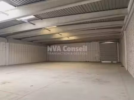 location entrepôt 474m² à 578m²