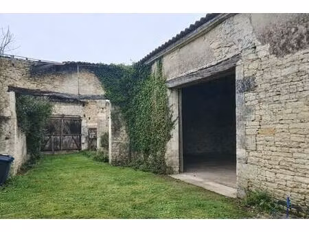exceptionnel ... ancienne ferme à rénover (2 maisons) à 10 mn de cognac