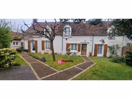 longère de 155 m² - 6 pièces dont 3 chambres plus dépendances