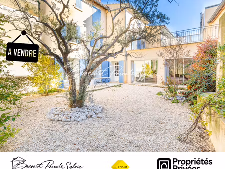 exclusivité - maison de village de charme avec cour intérieure de 95 m² et garage