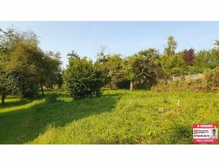 terrain à bâtir de 2 114 m²