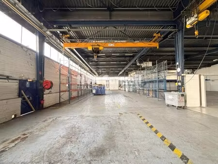 location entrepôt 4 404 m²