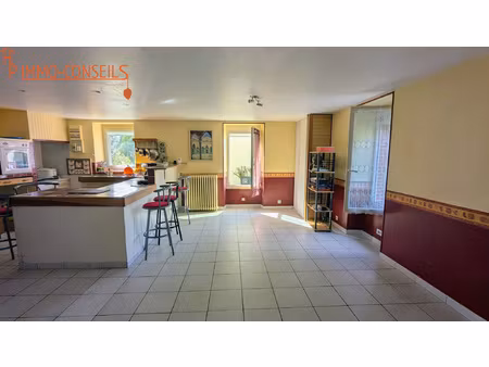 maison de bourg et terrain non attenant de 5595m2