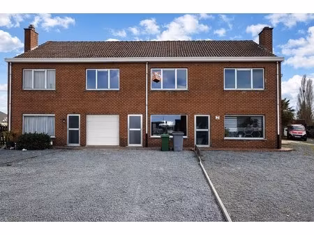 gerenoveerde rijwoning te huur in zele