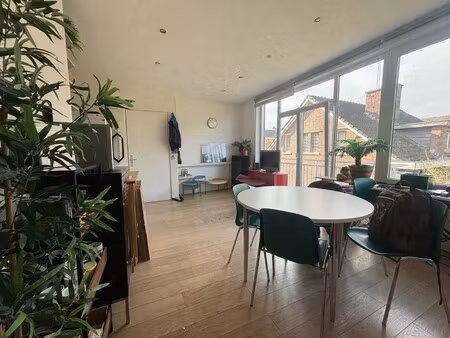 lichtrijk tweeslaapkamer appartement