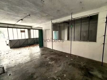 vente local d'activités 150 m²