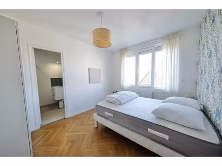 location appartement 1 pièce 24 m² à bron (69500)