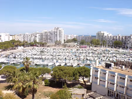 carnon studio 24 m2 vue port et mer !