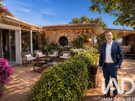 vente maison bord de mer à fréjus (83370) : à vendre bord de mer / 180m² fréjus