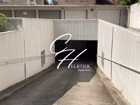 location parking 15m2 grenoble 38000 - 73 € - surface privée