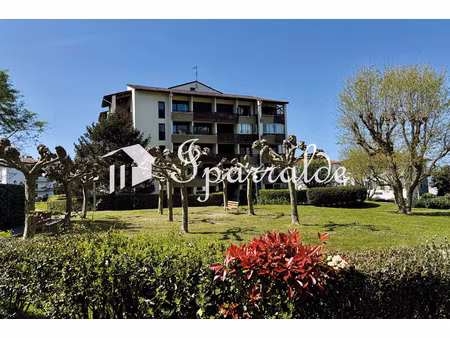 hendaye: grand t2 lumineux de 41 m2 centre-ville  avec sta