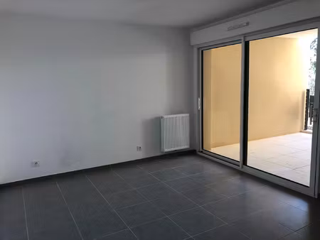 location appartement 1 pièce 25 m² à aix-en-provence (13090)