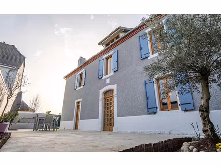 vente maison 7 pièces 170m2 lons 64140 - 546000 € - surface privée