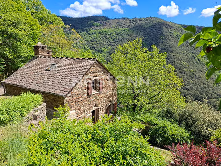 maison en pierre   au calme  vue magnifique