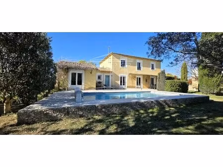 bastide provençale à sorgues