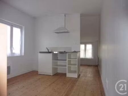 location appartement 2 pièces à saint-étienne-de-mer-morte (44270) : à louer 2 pièces / 24