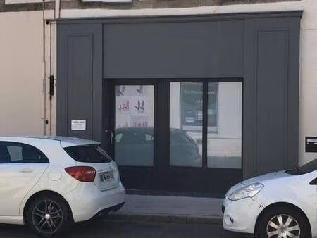 location bureaux et commerces aux herbiers (85500) : à louer / 16m² les herbiers