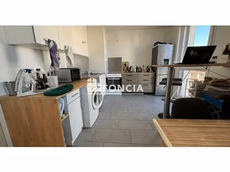 t2 au 4ème et dernier étage avec ascenseur  résidence récente  lyon 9  vaise. stationnemen