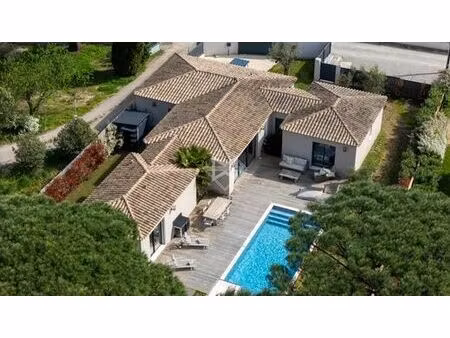 villa de luxe de 6 pièces en location grimaud  provence-alpes-côte d'azur