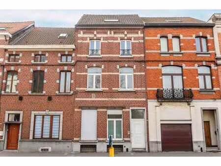 immeuble de rapport à vendre avec 3 appartements (±90 m²)