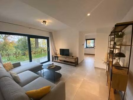 appartement récent deux chambres avec jardin & vue dégagée