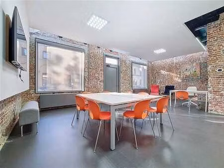 bureau de standing avec jardin