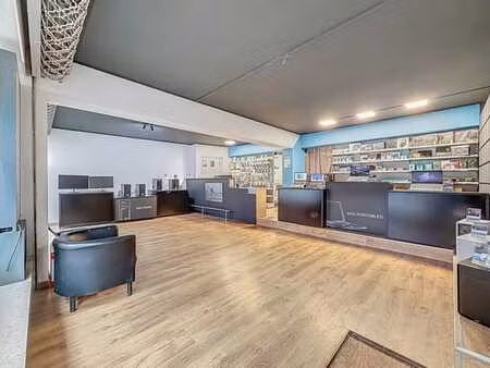 centre de nivelles - commerce de 150m2