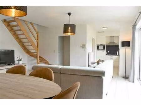 bel appartement en duplex à steenhuffel