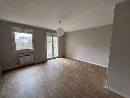 location appartement 2 pièces à laval (53000) : à louer 2 pièces / 46m² laval