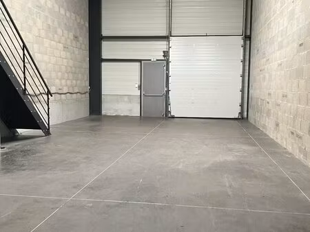 entrepôt libre 151 m² vénissieux