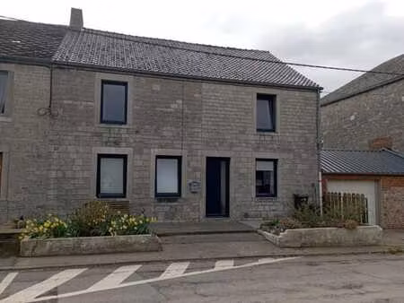 maison d'habitation avec cour