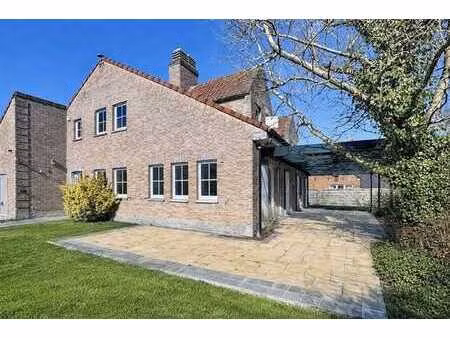 maison de caractère avec espace indépendant idéal pour profe