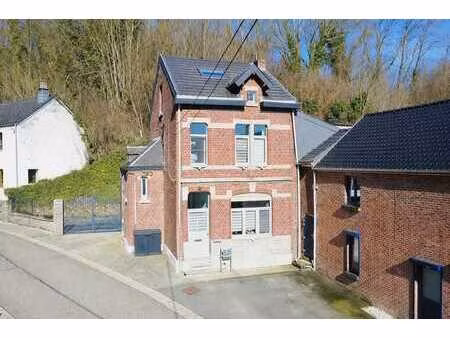 wonck : maison 4 chambres  avec remise  cour et jardin