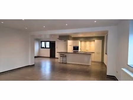 nalinnes : duplex 2 chambres + bureau – 189 m²