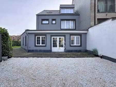 superbe maison contemporaine 4 ch avec jardin & garage!