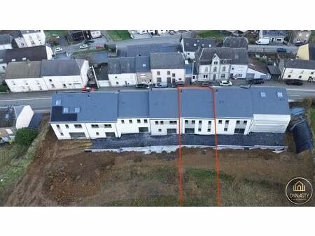 jolie maison 2 façades en construction