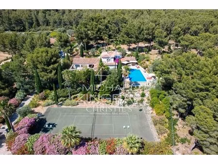 exclusivité propriété avec 3 villas  piscine et tennis