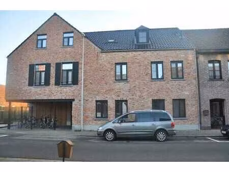 recent op te frissen 2-slaapkamer appartement in nijlen