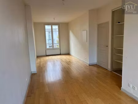 vente appartement 3 pièces 74.17 m² à vichy (03200)  135 000 €