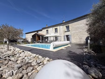 saint antoine de breuilh : propriété de 313m² sur terrain de 6400m²