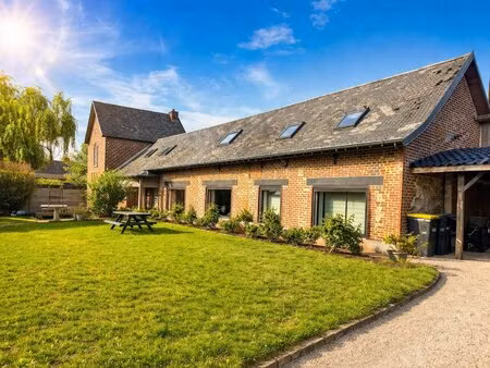 longère renovée  4 chambres  jardin clos au calme.