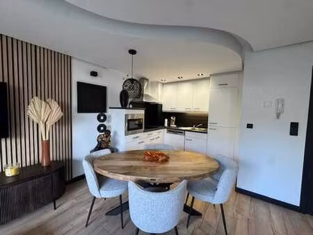 charmant appartement avec une chambre à coucher situé au ...