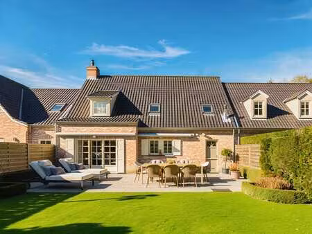 maison familiale pleine de charme avec jardin ensoleillé ...