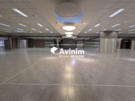 location local commercial