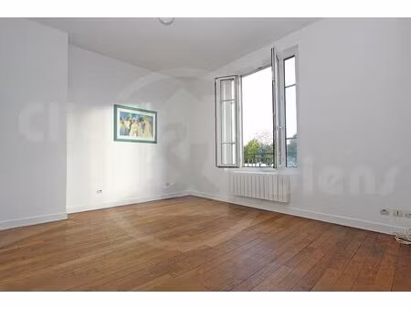 versailles: appartement 2 pièces entièrement rénové