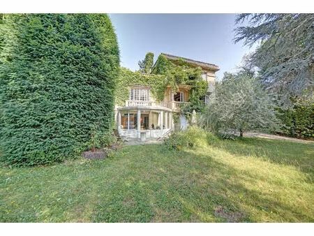 maison 10 pièce(s) 237 m2